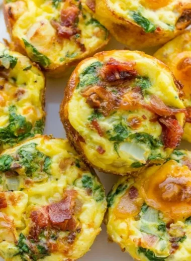 Delicious easy egg muffins baked in a muffin tin for a healthy breakfast option